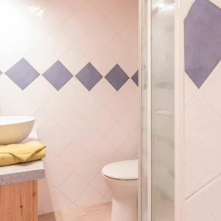 Renove Avec Balcon Sud Et Parking, 4 Personnes, - Fr-1-330d-66 * Montgenevre