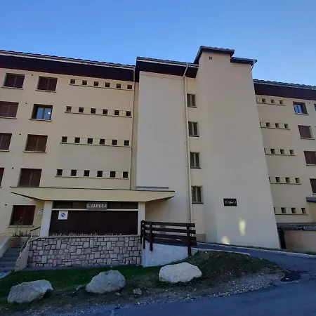 Renove Avec Balcon Sud Et Parking, 4 Personnes, - Fr-1-330d-66 Apartment Montgenevre