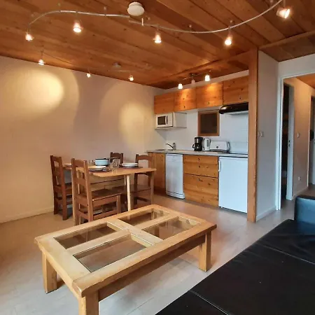 Renove Avec Balcon Sud Et Parking, 4 Personnes, - Fr-1-330d-66 Apartment
